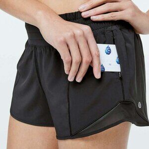 Lululemon Hotty Hot Short II 2.5" Black Size 2